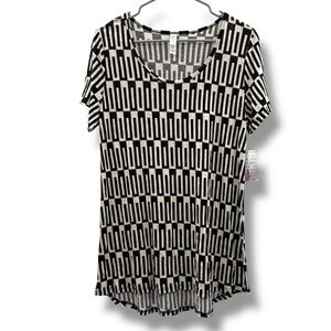 Lularoe NWT Classic T Shirt Women’s Size Medium Black Off White Geometric‎ Print